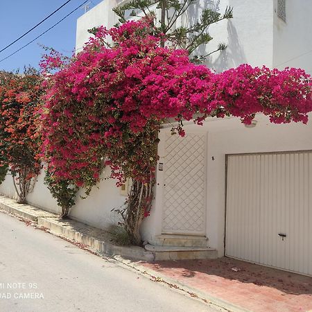 Etage De Villa Avec Jardin, Pres De L'Aireport Et Parking Prive Ariana Extérieur photo