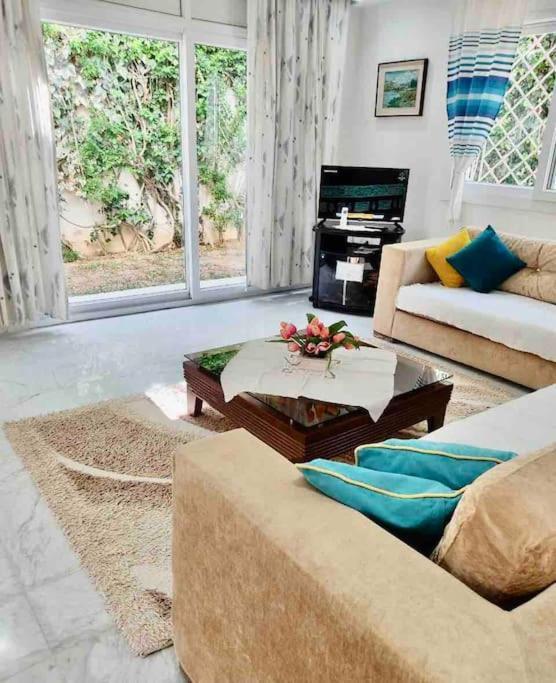 Etage De Villa Avec Jardin, Pres De L'Aireport Et Parking Prive Ariana Extérieur photo