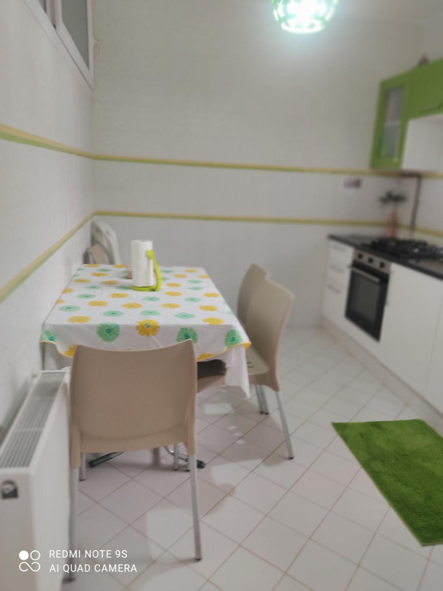 Etage De Villa Avec Jardin, Pres De L'Aireport Et Parking Prive Ariana Extérieur photo