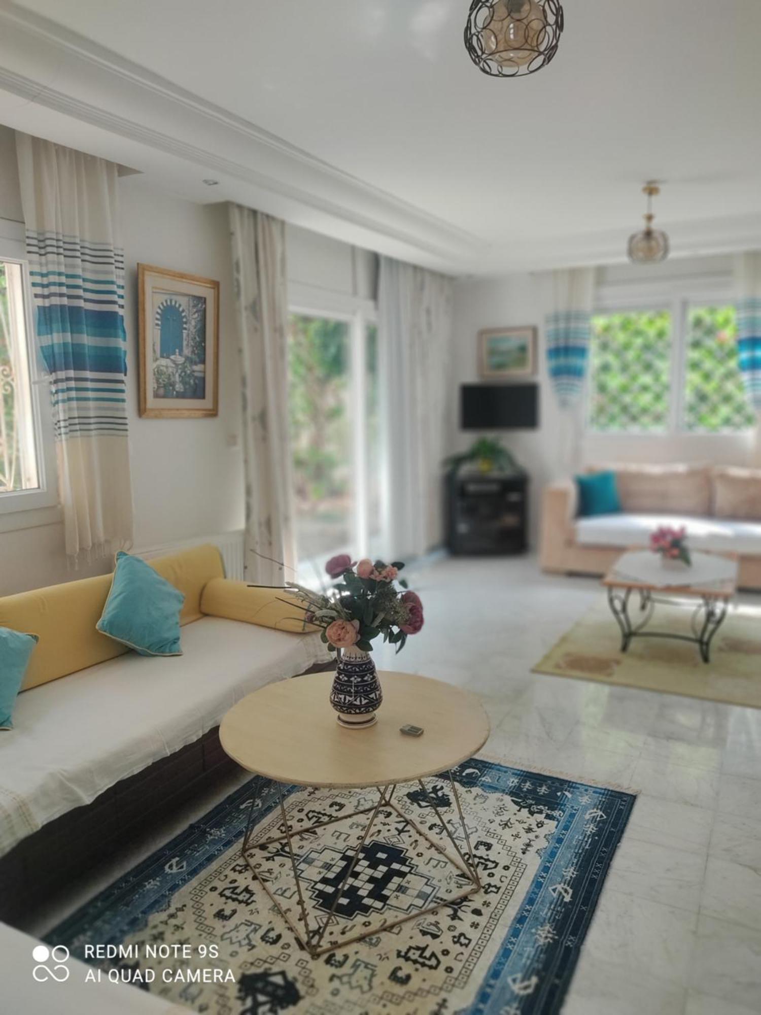 Etage De Villa Avec Jardin, Pres De L'Aireport Et Parking Prive Ariana Extérieur photo